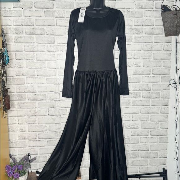 Black Long Sleeve Cocktail Romper with Crew Neck - Picture 1 of 10